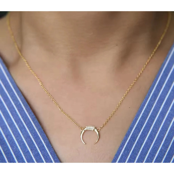 NEW Women's Gold-Plated Crescent Moon Horn Necklace Size 16 + 2” - Picture 12 of 12